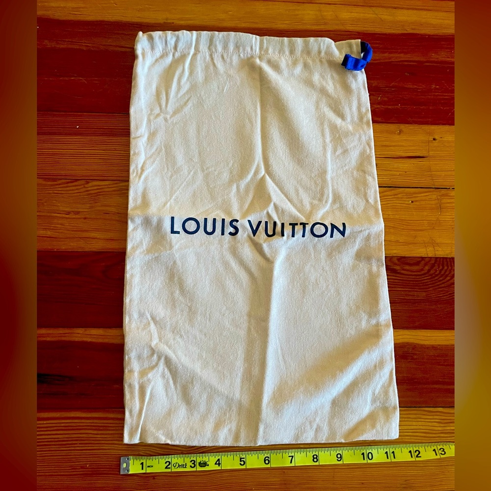 Authentique LOUIS VUITTON Dustbags 19"×12"
Drawstring Bag